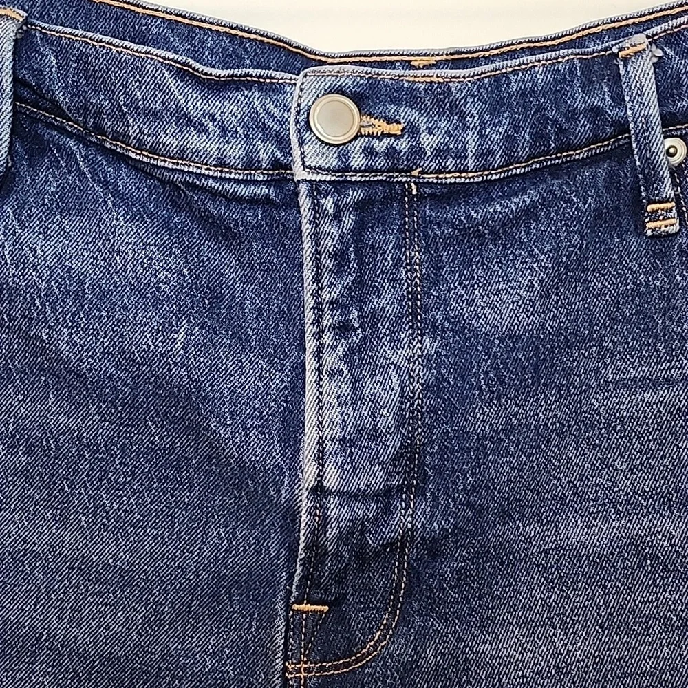 Good American '90s Cutoff Distressed Denim Shorts Blue Size 16